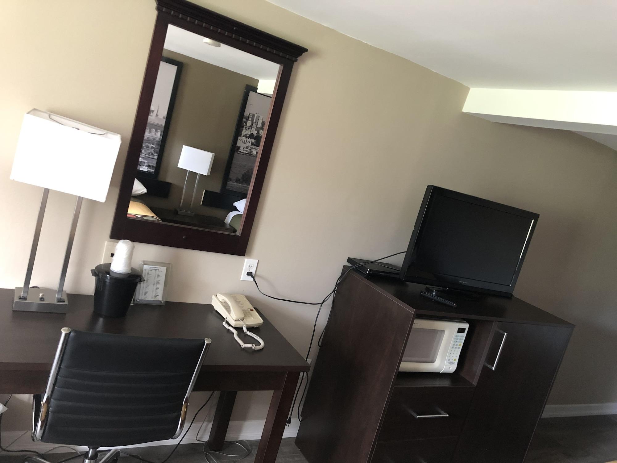 Super 8 By Wyndham Kingston Hotel Buitenkant foto
