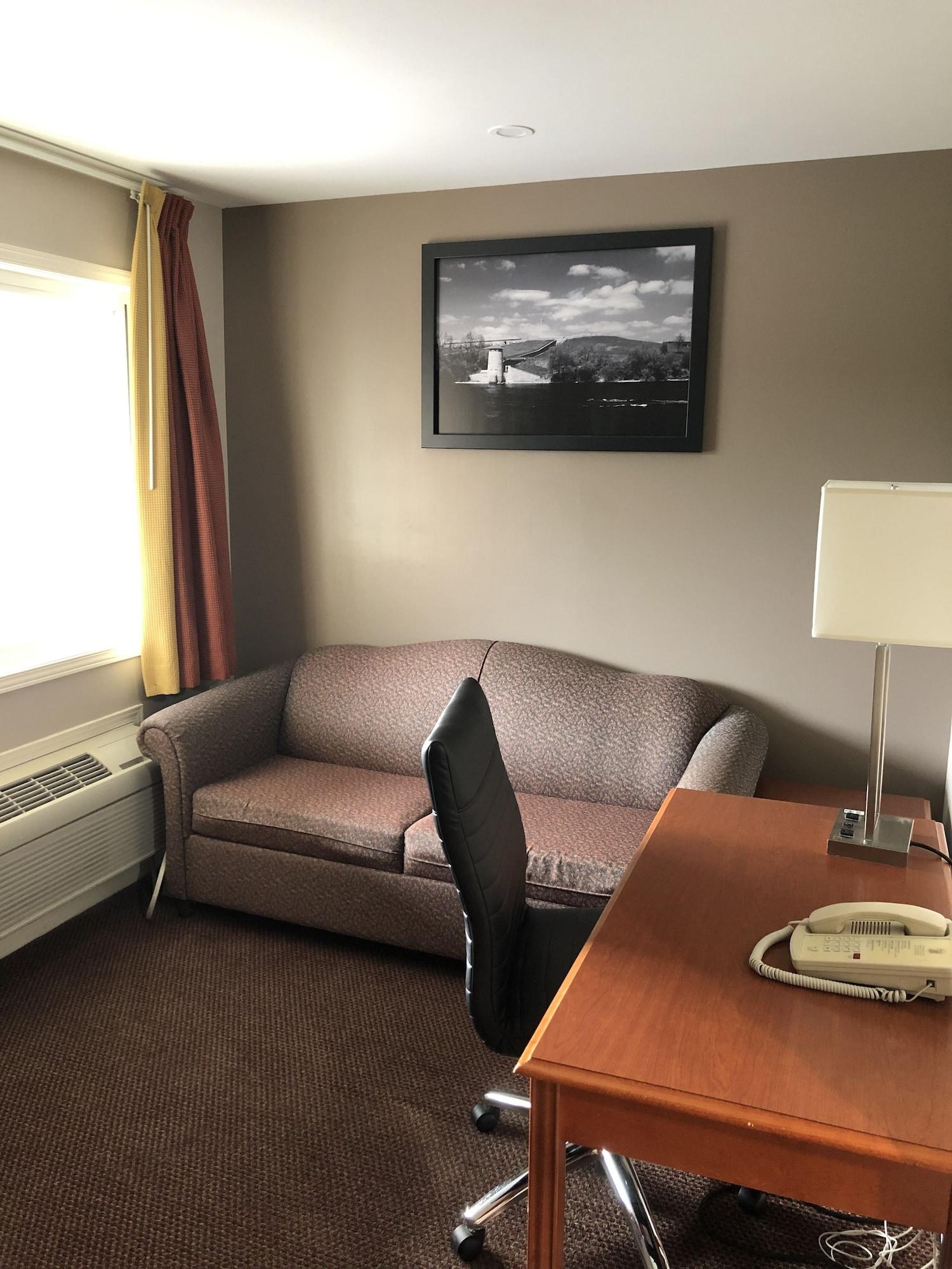 Super 8 By Wyndham Kingston Hotel Buitenkant foto